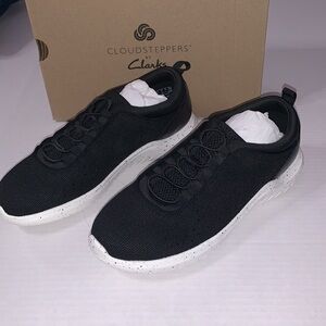Clarks Cloudsteppers Embellished Bungee Sneakers NIB